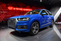 Audi Q7 e-tron oficiálně: diesel-elektrické SUV chce vážně jezdit za 1,7 litru