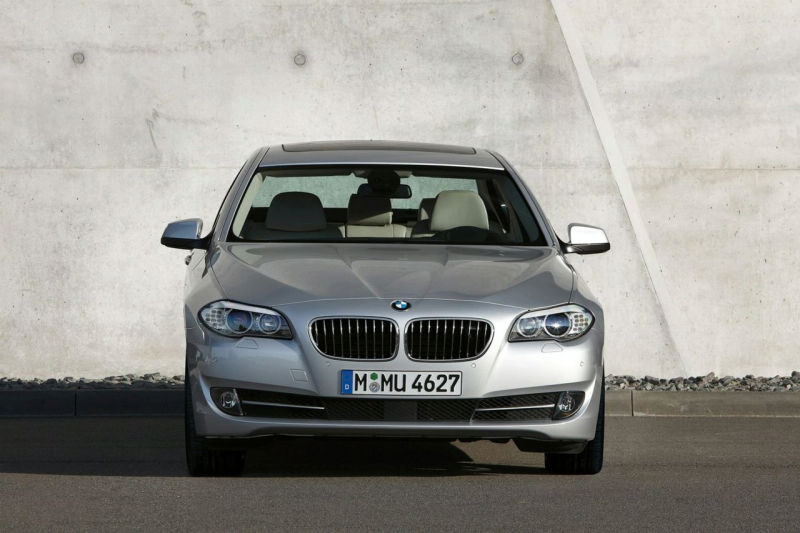 Nové BMW 5: moderna v klasickém hávu - 2 - BMW_rada_5_F10_predstaveni04