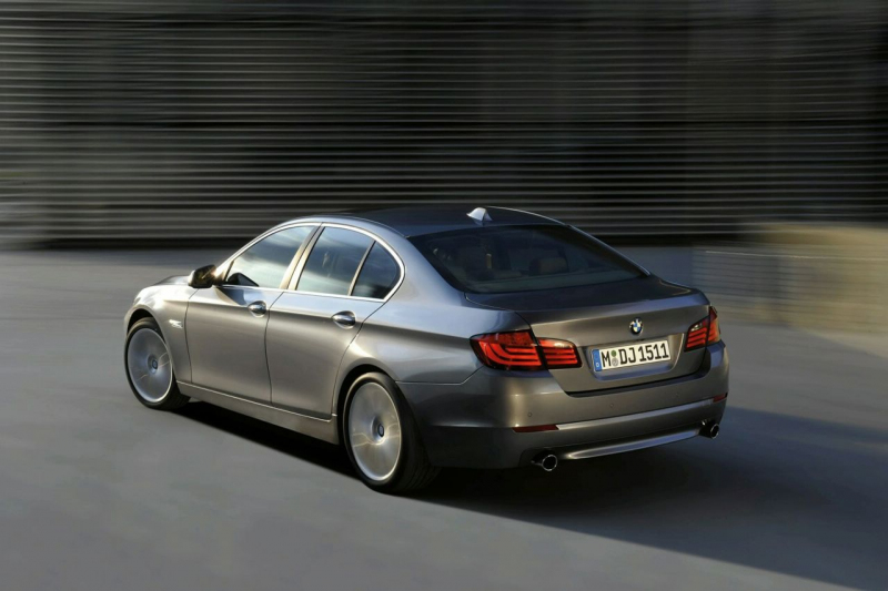 Nové BMW 5: moderna v klasickém hávu - 10 - BMW_rada_5_F10_predstaveni12