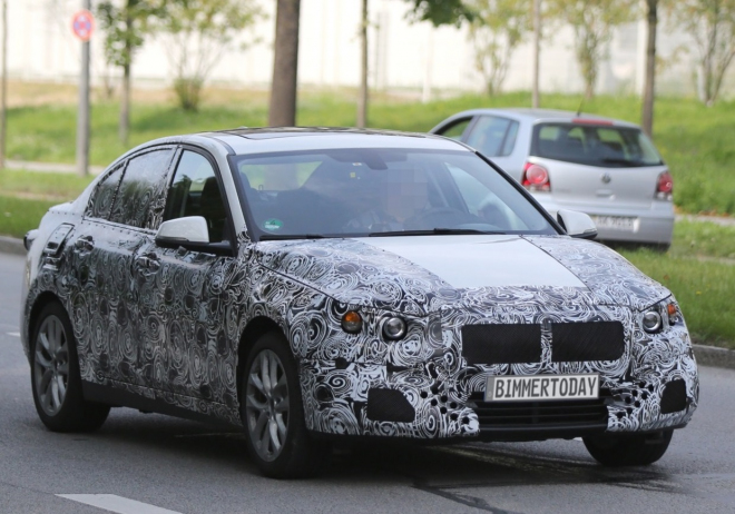 BMW přiznává, že soustavně vyvíjí motory V6. Bude to další rána tradicím?