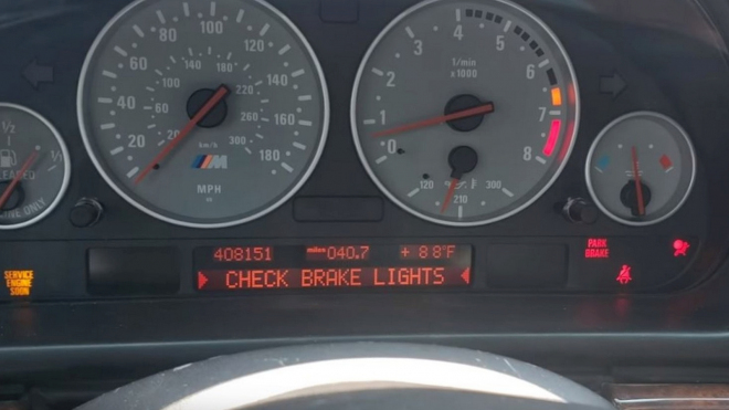 Nadšenec si levně koupil ikonické BMW s 658 tisíci km a čekal vrak, přepočítal se