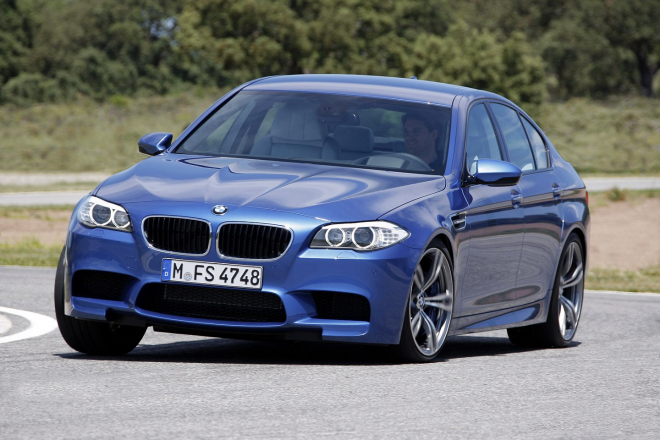 BMW M5 2012: ostrá F10 v plné parádě