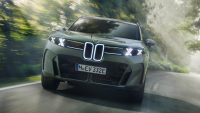Ale ne, BMW přišlo na způsob, jak udělá z otevírání dveří auta ještě složitější a nesmyslnější proces