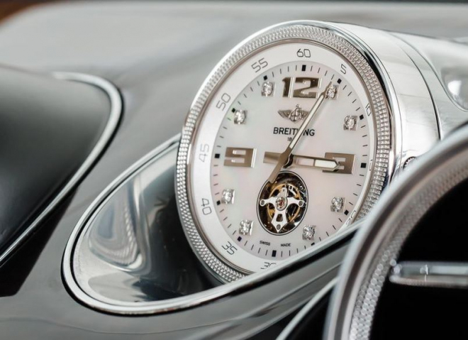 Bentley Bentayga může mít hodiny v palubní desce, jsou drahé jako samo auto
