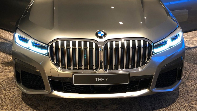 Nové BMW 7 nafoceno bez maskování, jeho obří ledvinky se vymykají chápání
