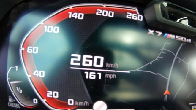 Dieselový „autobus” jedoucí po německé dálnici až 260 km/h je pozoruhodná věc