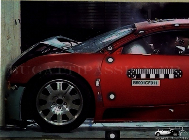 Crash test Bugatti Veyron: i superauta posílají proti zdi