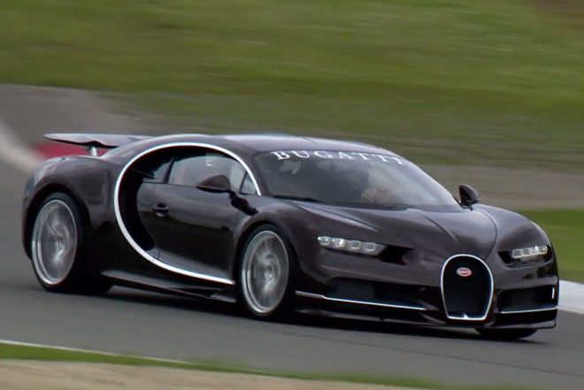 Podívejte se na jízdu Bugatti Chiron po Nordschleife, s šéfem značky za volantem (video)