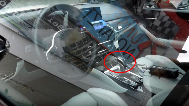 Nové BMW M5 natočeno zevnitř, na novém voliči automatu má zvláštní tlačítka