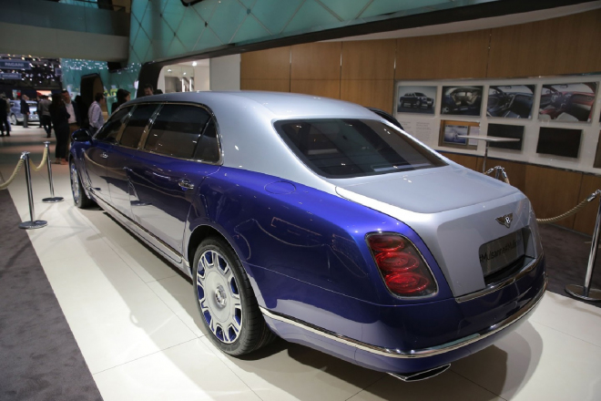 Bentley Mulsanne Grand Limousine by Mulliner je ještě delší, než její jméno 