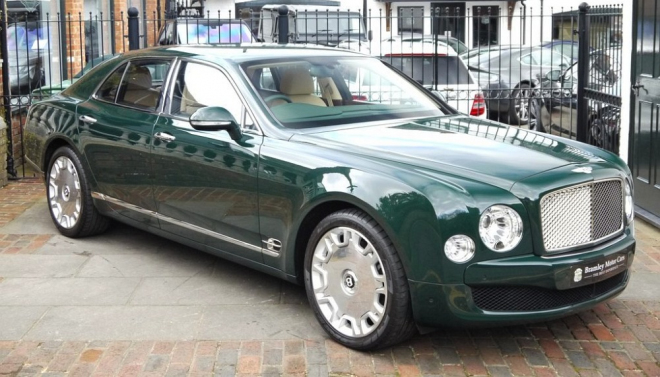 Jezděte jako králové, na prodej je Bentley Mulsanne královny Alžběty II.