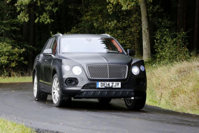 Bentley zvažuje druhé, menší SUV. Postavit by se mělo BMW X6