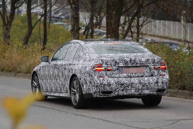 Nové BMW 7 G11: unikly informace o motorech, nabídka začne čtyřválcem