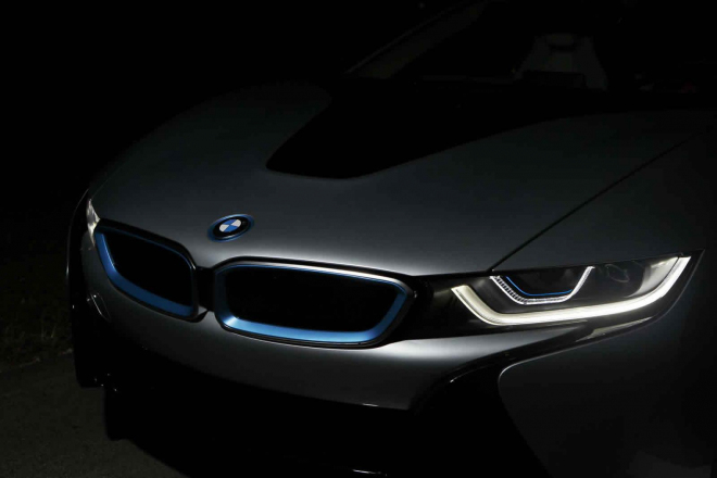 BMW i8 s laserovými světly reálně dorazí až na podzim, jako první vůz na světě