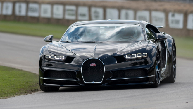 Bugatti Chiron vs. Goodwood zvenčí i zevnitř: toto je 1 500 koní v zápřahu (videa)