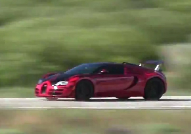 Takhle vypadá Bugatti Veyron jedoucí 380 km/h po běžné silnici (videa)