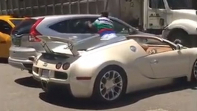 Nové video ukazuje, jak komik psychicky nezvládl nabourání jeho nového Bugatti
