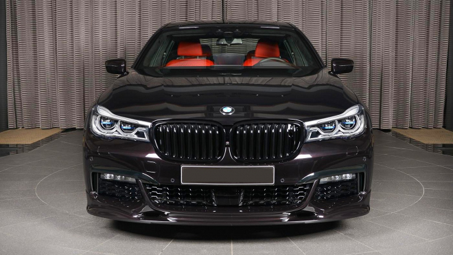 Tohle BMW vypadá na první pohled jako ministr války, ale když otevřete kapotu...