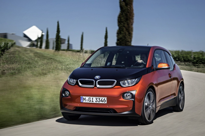 Zájemci o BMW i3 musejí čekat skoro půl roku na... zkušební jízdu