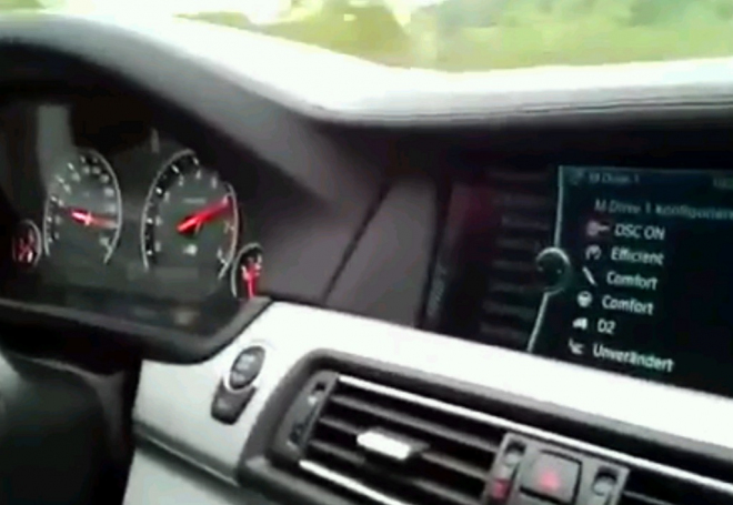 BMW M5 F10 a 300 km/h na německé dálnici (video)