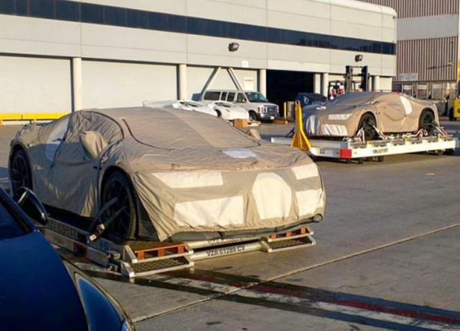 Bugatti Chiron znovu nafoceno v L.A., tentokrát hned ve dvou exemplářích (+ video)