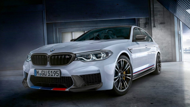 BMW udělalo z nové M5 ještě větší bestii, teď může mít i závodní brzdy