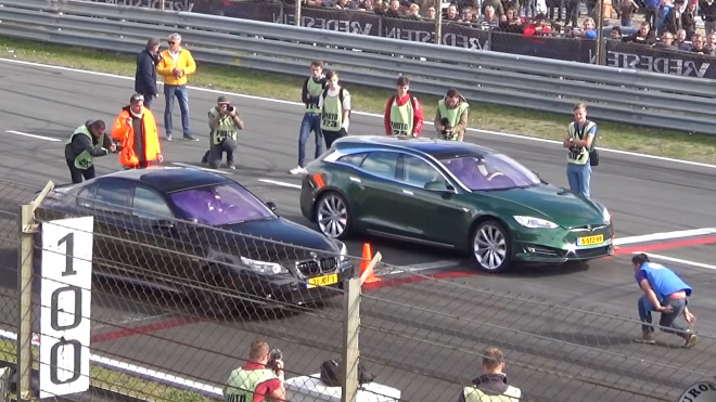 Řidič starého dieselového BMW na sprintech zkazil den majitelům spousty silnějších aut