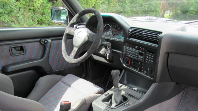 Tohle auto najelo za 27 let 247 tisíc km. Přesto se prodává za 2,5 milionu korun