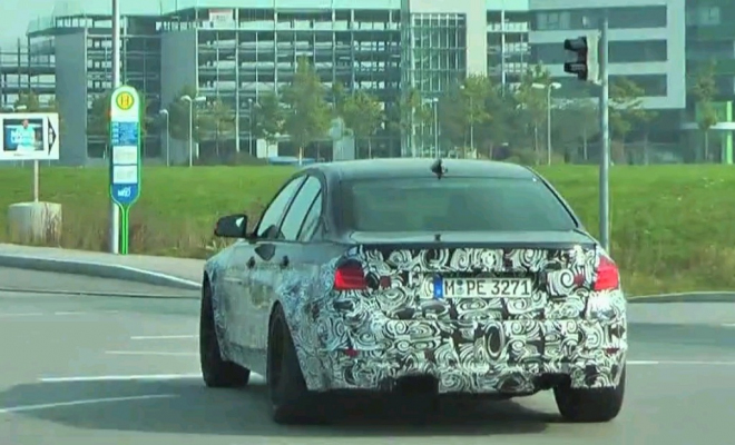 Nové BMW M3 přistiženo z blízka, má pod kapotou šestiválcové turbo? (anketa)
