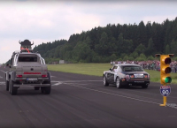 G 63 AMG 6x6 proti Rollsu Phantom je nejabsurdnější sprint, co dnes uvidíte (video)