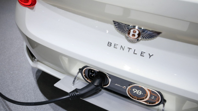 Smysluplný elektromobil nepůjde vyrobit nejméně ještě šest let, říká šéf Bentley