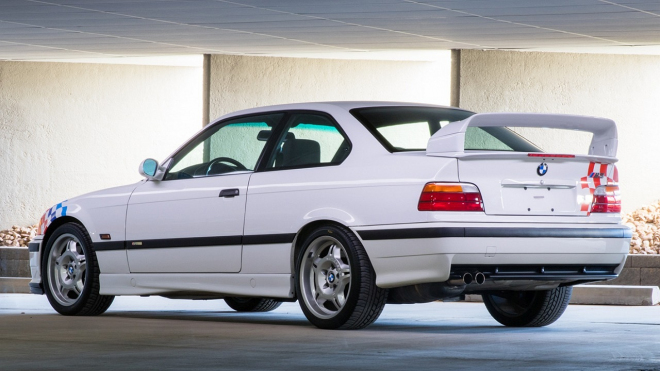 I „pouhé” BMW M3 E36 se dnes prodává za miliony, tady jsou dva případy