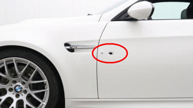 BMW M3 s dírami po kulkách po honičce s policií se v prodeji nevidí. Někdo ho koupil
