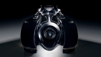 Brutalitu Aston Martinu natočili při testech na okruhu v Portimao. Vypadá jako Batmobil, zní jako staré F1 a je rychlý jako ty nové