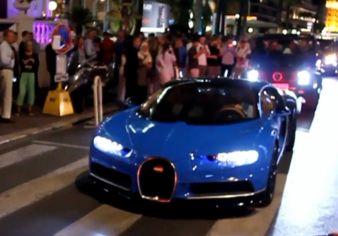 Bugatti Chiron se prodává lépe než Veyron, princův kus už jezdí po silnicích (video)
