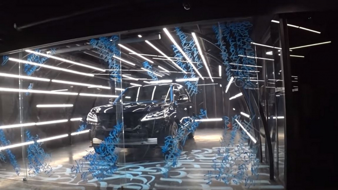 Asi jen v Rusku může stát myčka, která vypadá jako noční klub pro auta