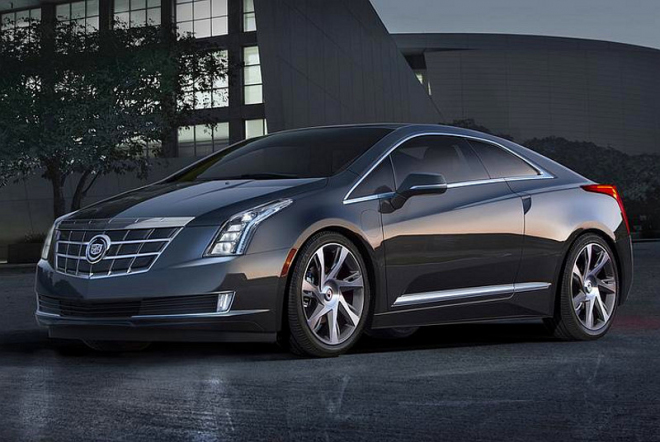 Cadillac za testovací jízdy platí všem, i dealerům, až 10 tisíc dolarů
