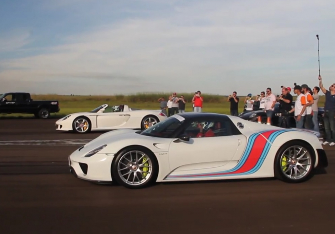 Porsche Carrera GT vs. 918: hrubá síla vítězí i přes hmotnostní handicap (video)