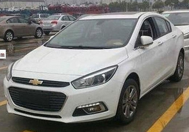 Chevrolet Cruze 2015 a 2016: v Číně bude koexistovat facelift i nová generace