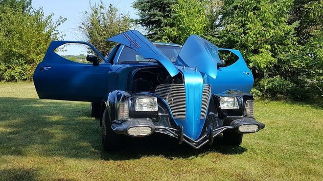 Dokonalý vůz k mání? Někdo smontoval jedno auto z 28 jiných, teď ho prodává