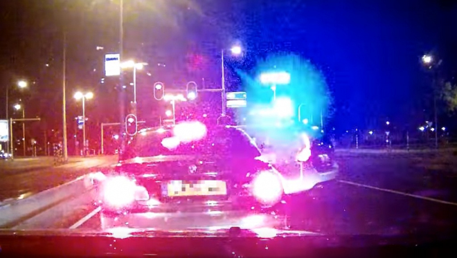 Návod pro Policii ČR: takhle chytře a bezpečně lze zastavit ukradené auto (video)