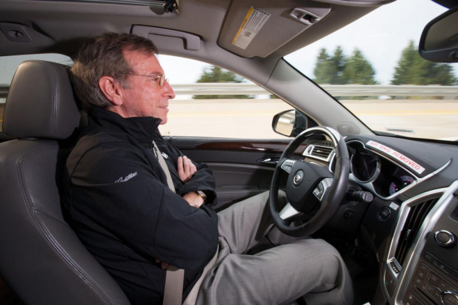 General Motors Super Cruise 2014: poloviční autopilot má blízko k produkci
