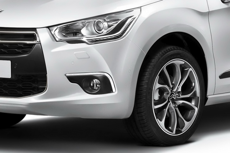 Citroën DS4: malý crossover pro náročné - 10 - Citroen DS4 oficialni 11