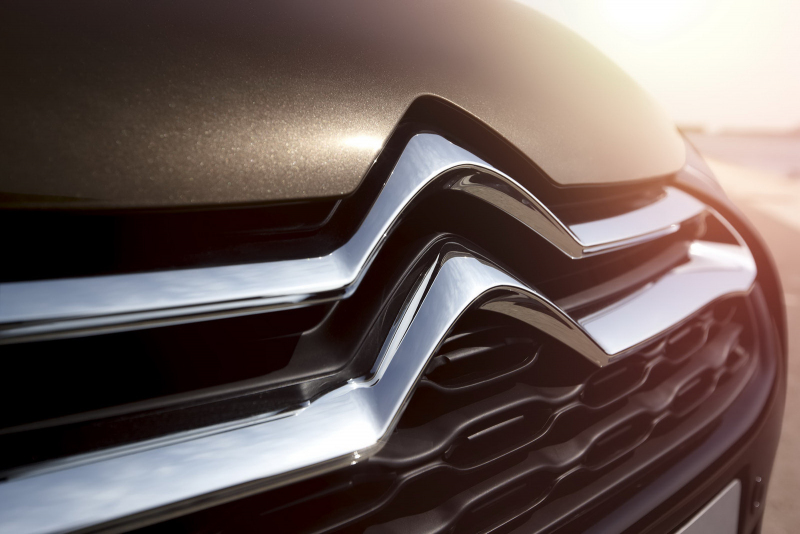 Citroën DS4: malý crossover pro náročné - 20 - Citroen DS4 oficialni 21