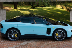 Novinář poprvé nafotil a natočil nemaskované elektrické Ferrari na ulici. Vypadá tak snad ještě hůř, to se nezdálo být možné