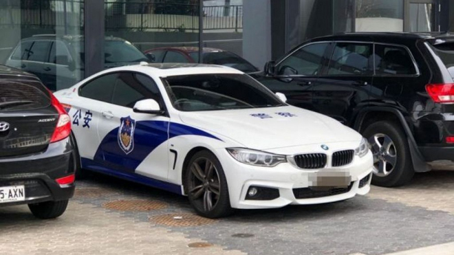 Na australských silnicích se stále častěji objevují čínská policejní auta, místní to děsí