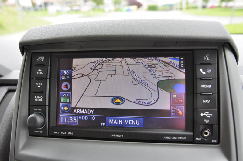 Test Chrysler Grand Voyager 2,8 CRD: obývák - 22 -