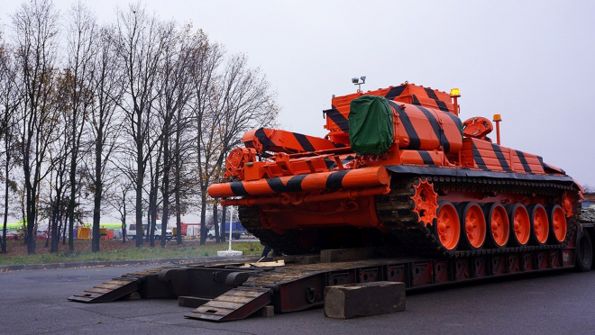 Tank T-72 může na civilním letišti sloužit zřejmě jen v Rusku