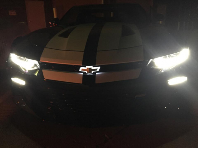 Už i Chevrolet nabízí prvek příplatkové výbavy, který nedělá nic. Říká mu glow-tie