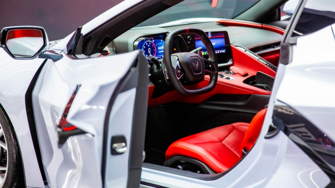 Na nejlevnějším autě schopném jet 312 km/h výrobce prodělává až 463 tisíc na kuse